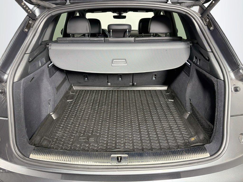 Audi SQ5 view 27