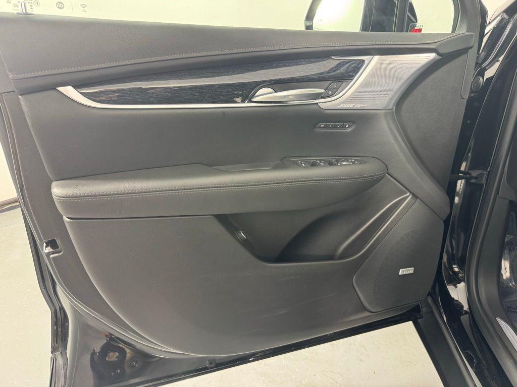 used 2023 Cadillac XT5 car, priced at $33,729