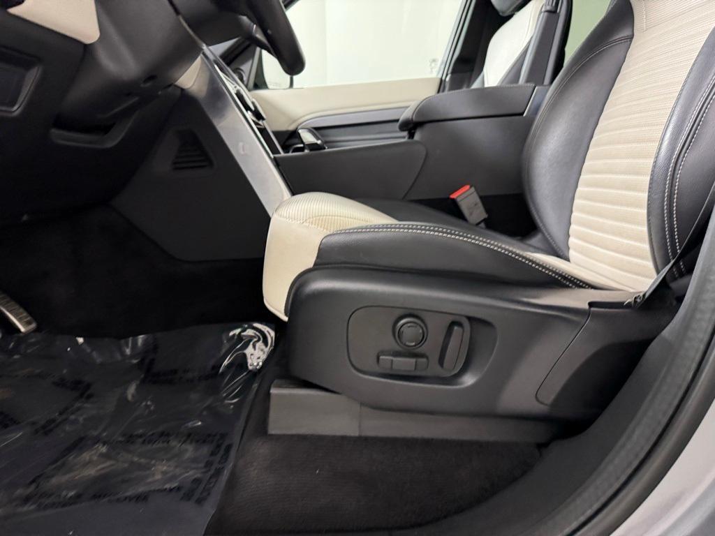 used 2021 Land Rover Discovery car, priced at $27,851