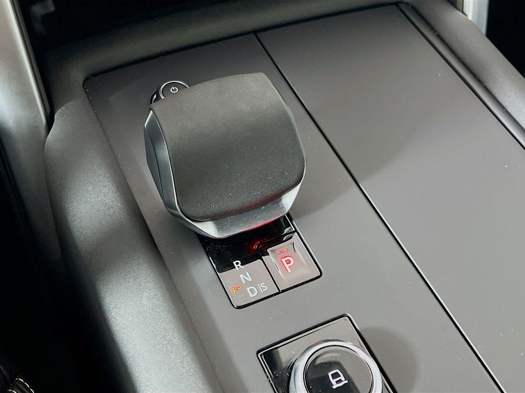 used 2025 Land Rover Discovery car, priced at $58,868