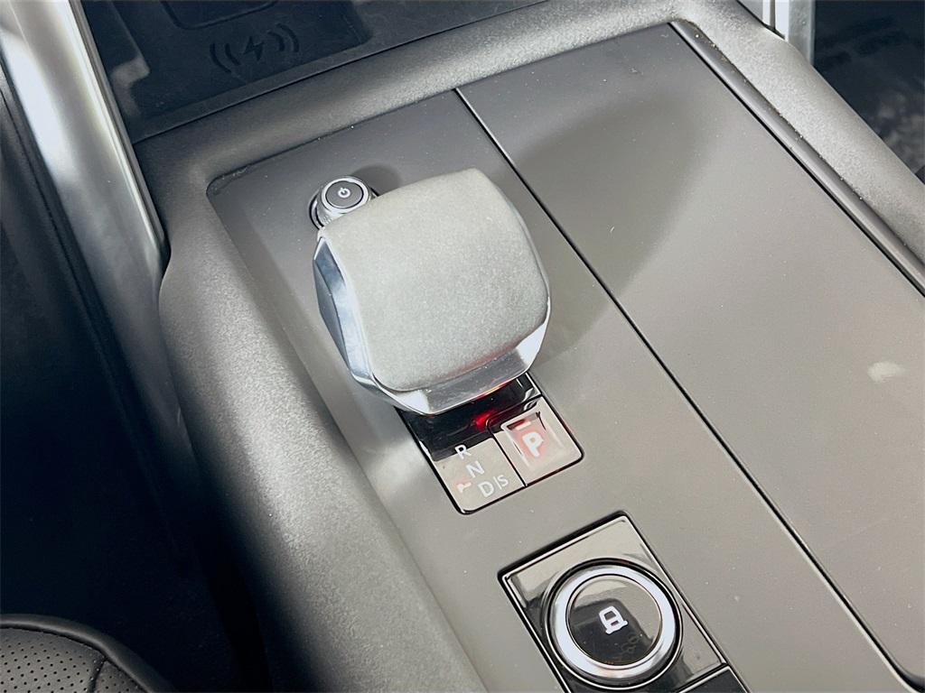 used 2024 Land Rover Discovery car, priced at $53,941