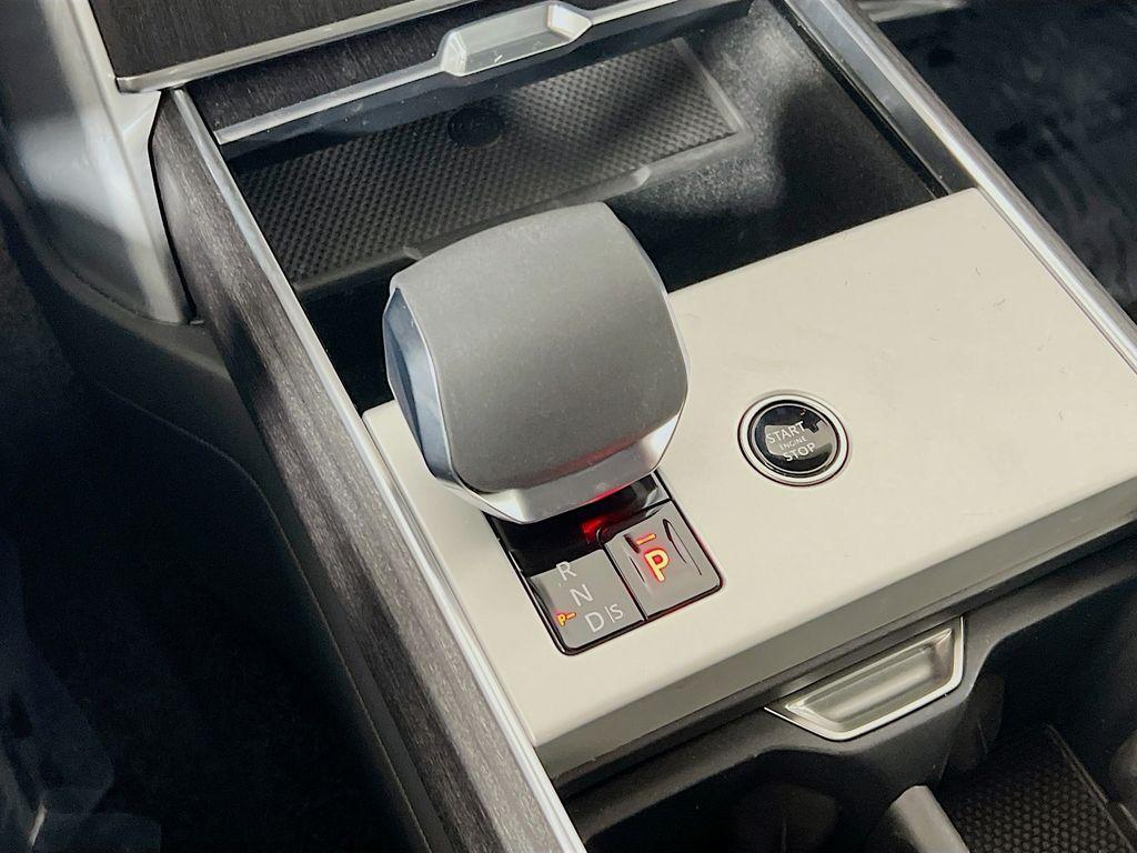 used 2025 Land Rover Range Rover car, priced at $103,024