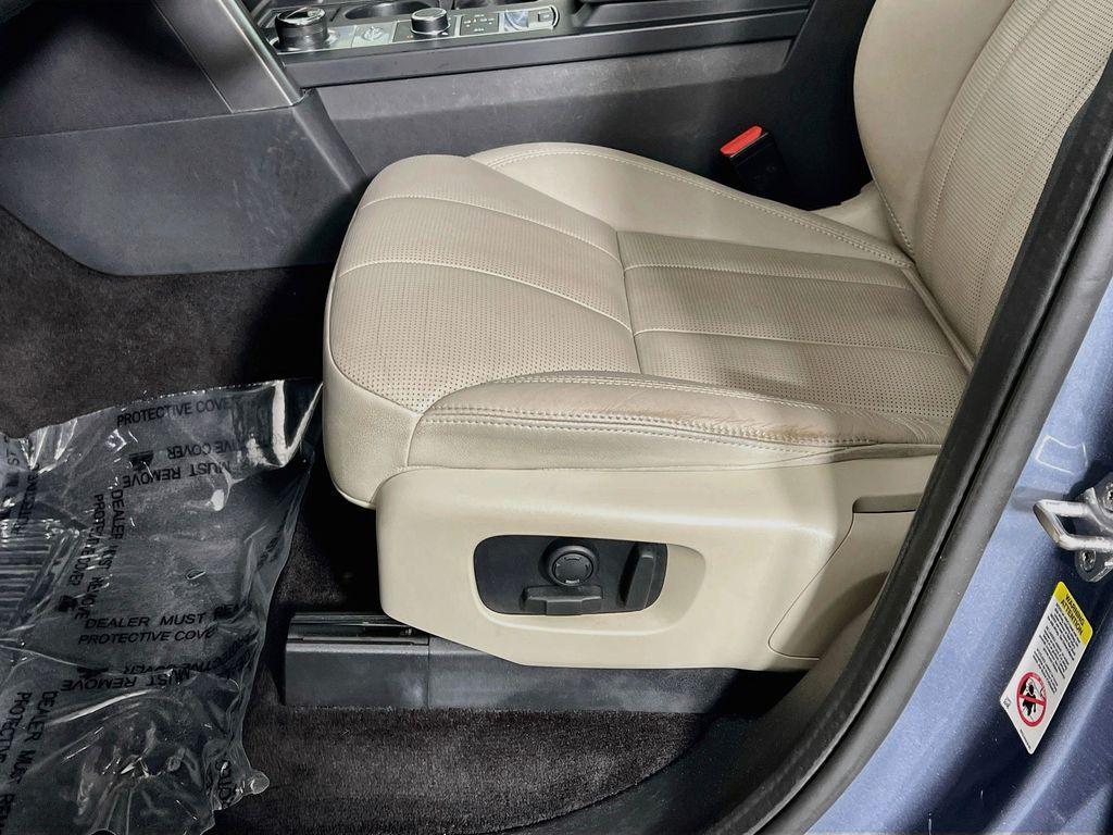 used 2020 Land Rover Discovery car, priced at $22,233