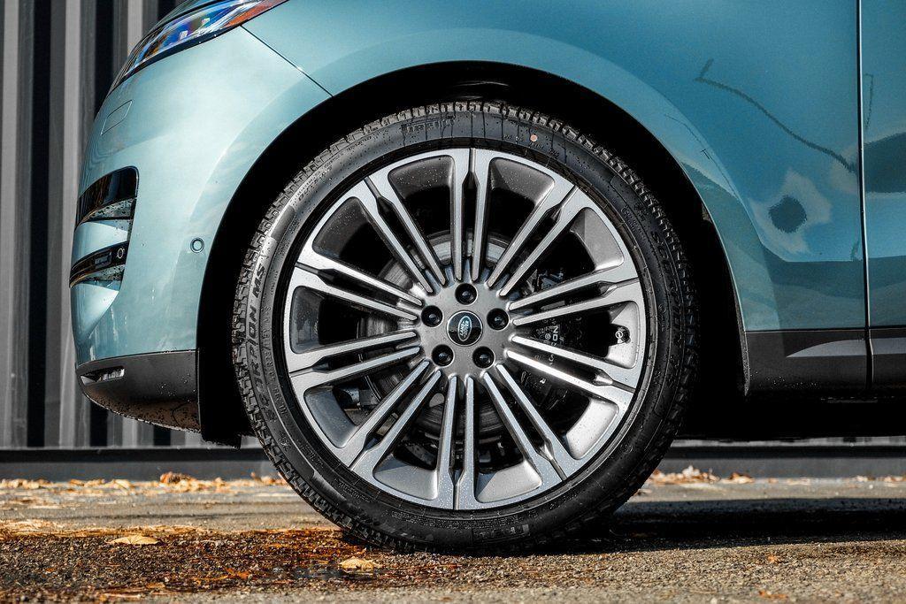 new 2025 Land Rover Range Rover Sport car, priced at $95,665