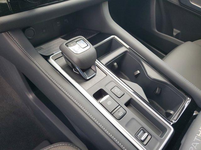 new 2025 Nissan Pathfinder car, priced at $33,990