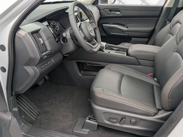 new 2025 Nissan Pathfinder car, priced at $33,990
