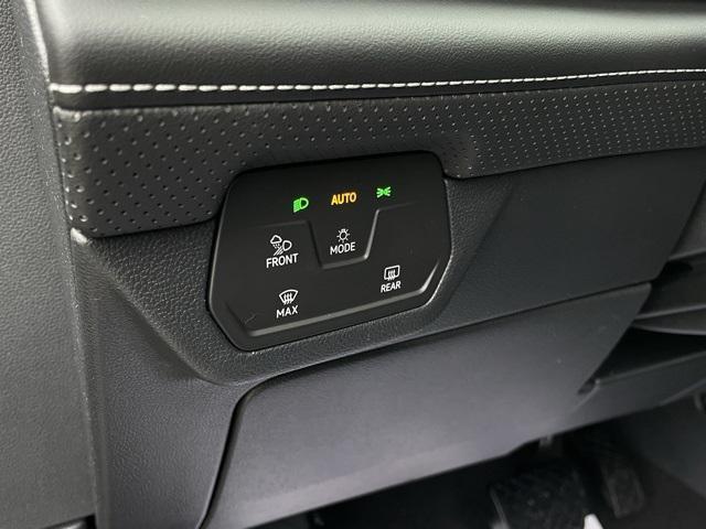 new 2025 Volkswagen Atlas car, priced at $43,134