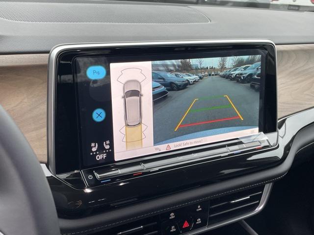 new 2025 Volkswagen Atlas car, priced at $43,134