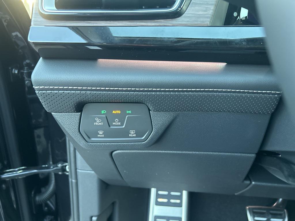 new 2026 Volkswagen Atlas car, priced at $55,181