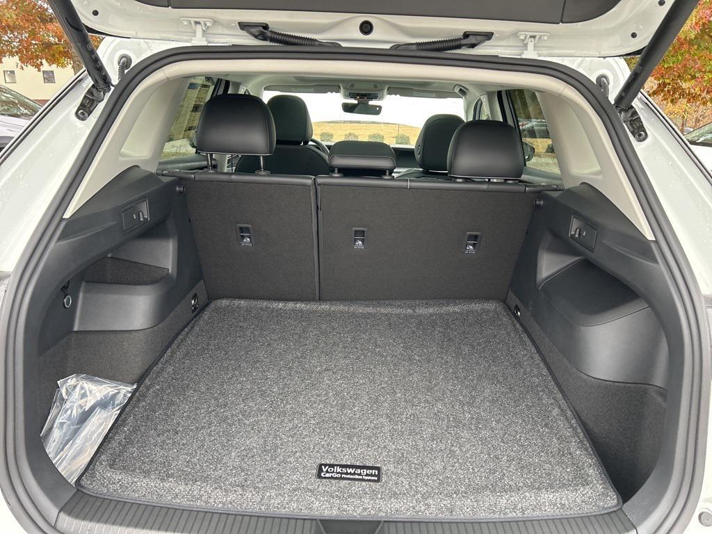 new 2025 Volkswagen Tiguan car, priced at $33,084