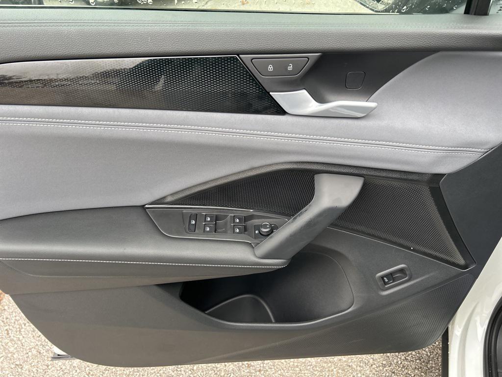 new 2025 Volkswagen Tiguan car, priced at $33,084