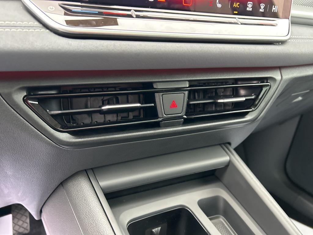 new 2025 Volkswagen Tiguan car, priced at $33,084