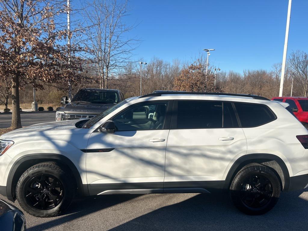 new 2026 Volkswagen Atlas car, priced at $49,862