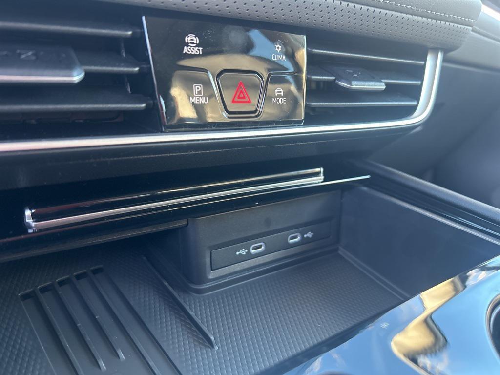 new 2026 Volkswagen Atlas car, priced at $49,862