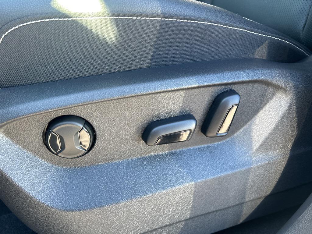 new 2026 Volkswagen Atlas car, priced at $46,708