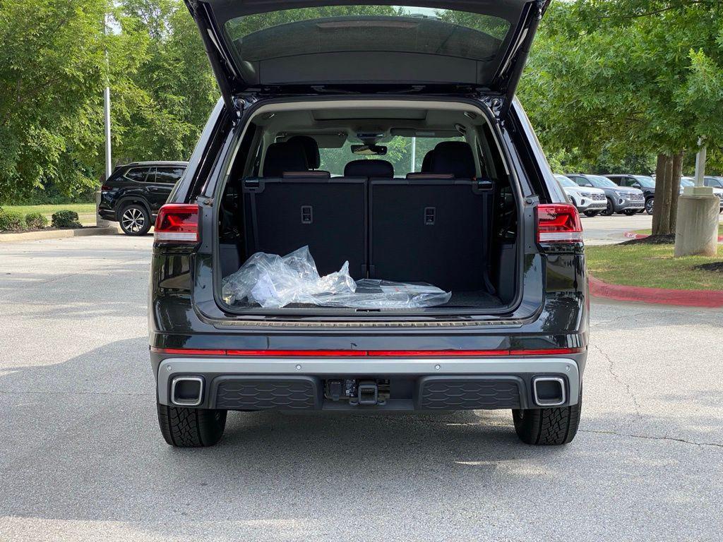 new 2026 Volkswagen Atlas car, priced at $48,956
