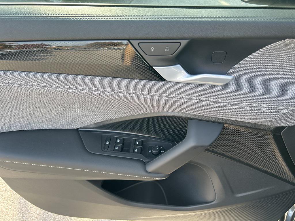 new 2026 Volkswagen Tiguan car, priced at $33,295