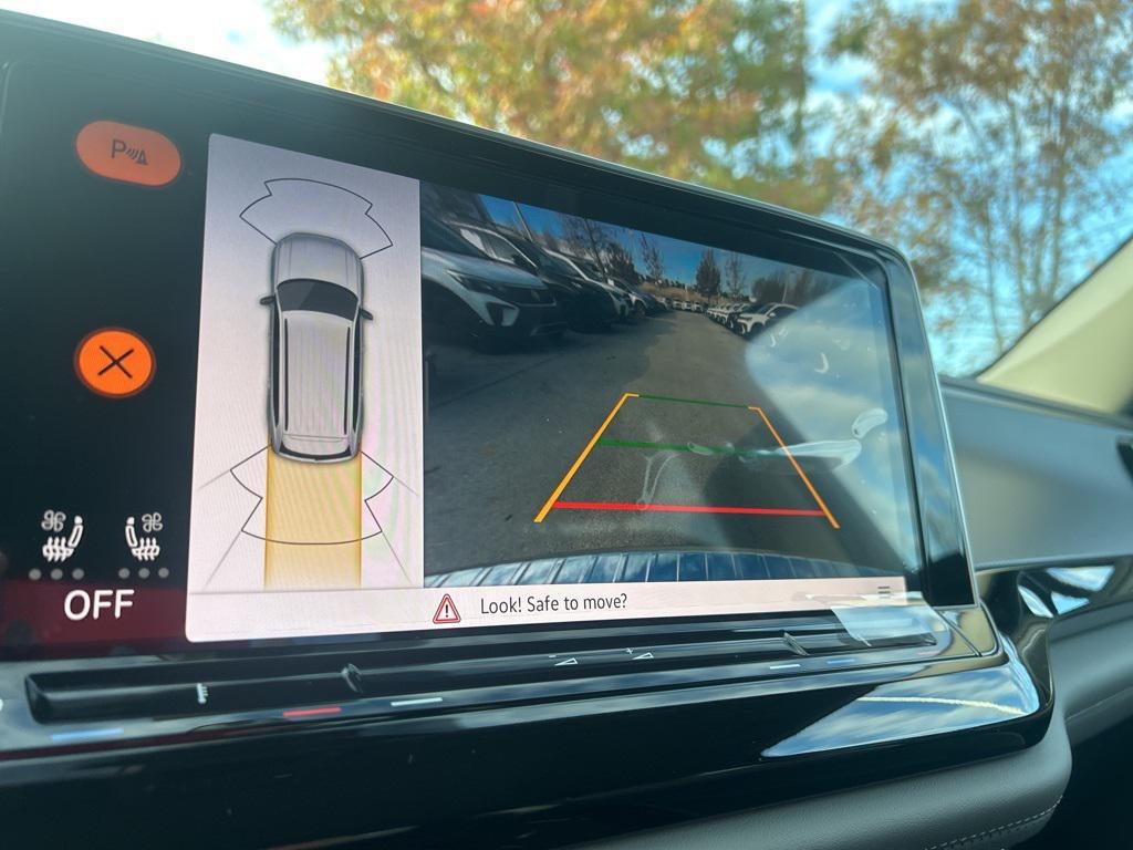 new 2026 Volkswagen Atlas car, priced at $49,862