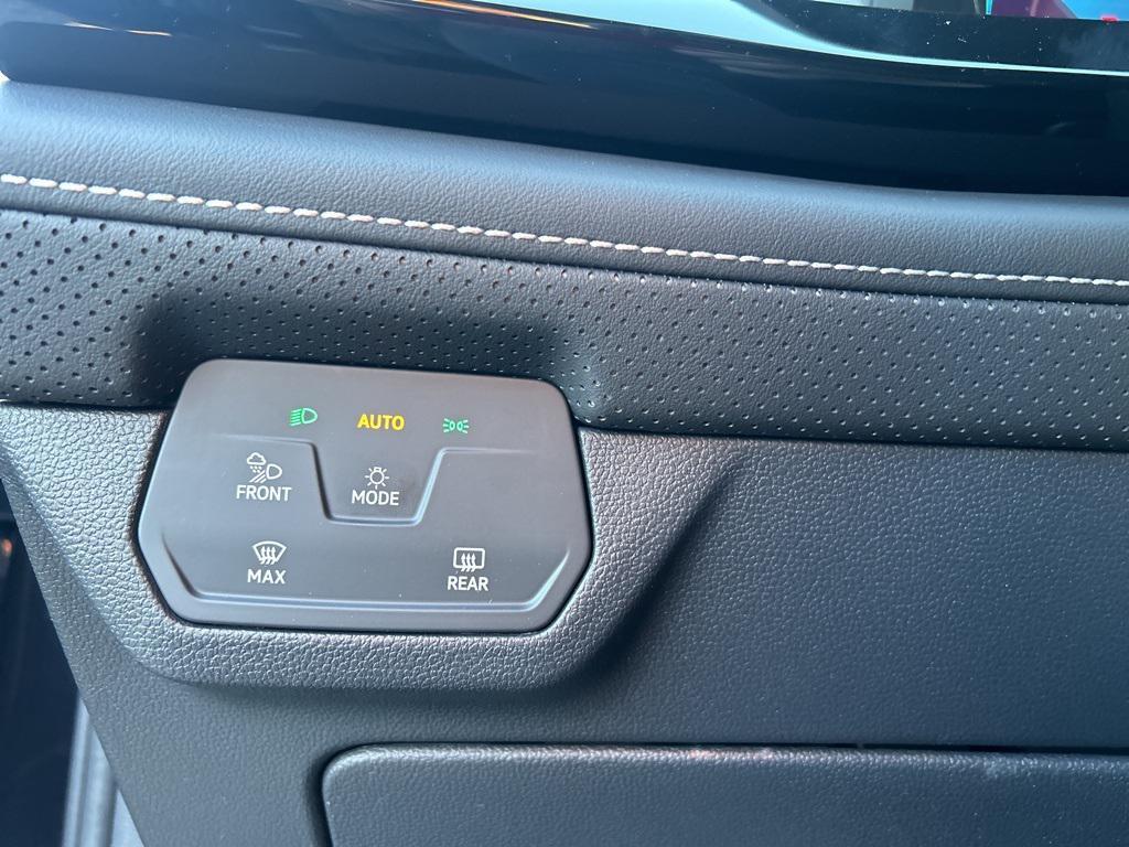 new 2026 Volkswagen Atlas Cross Sport car, priced at $46,906