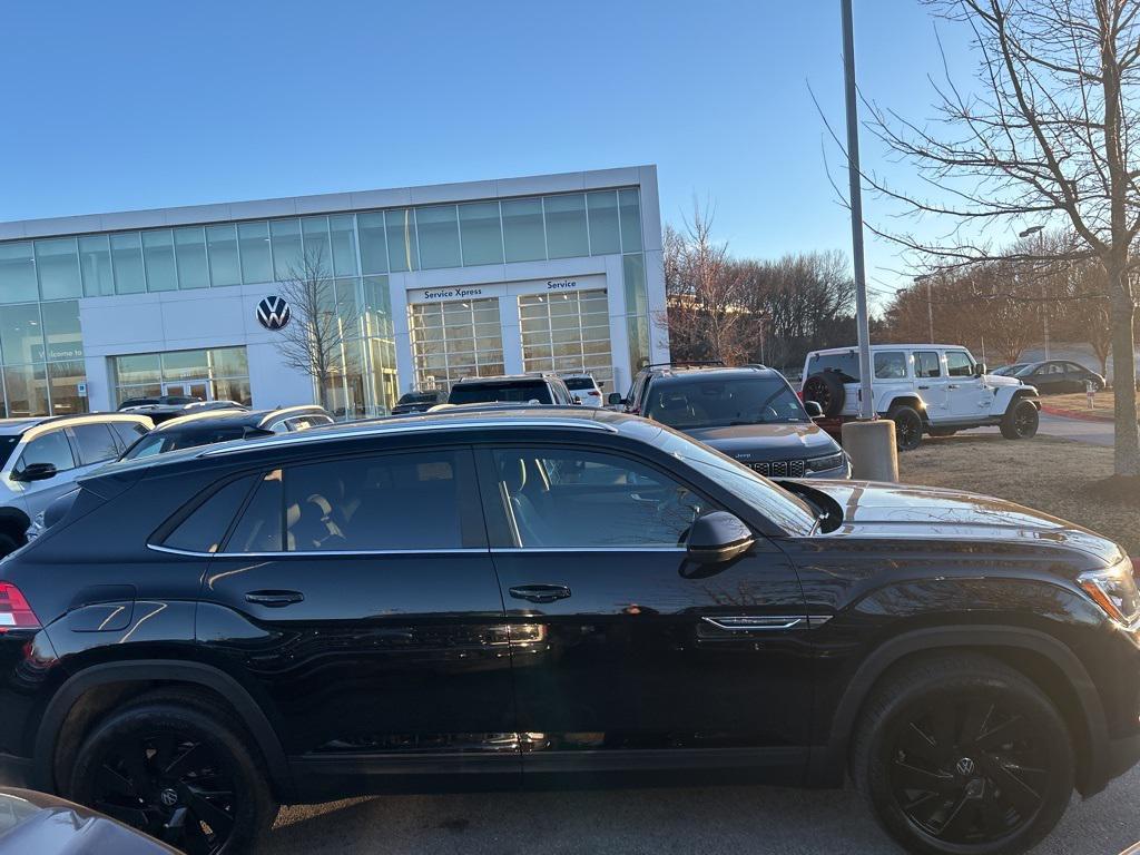new 2026 Volkswagen Atlas Cross Sport car, priced at $46,906