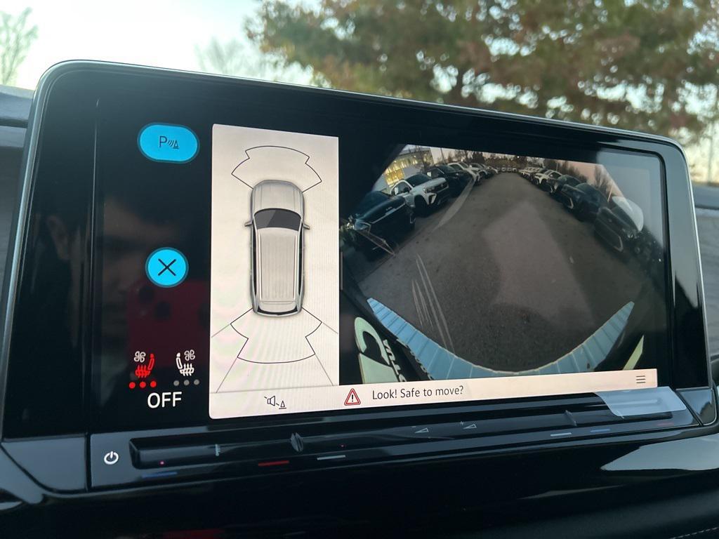 new 2026 Volkswagen Atlas car, priced at $44,513