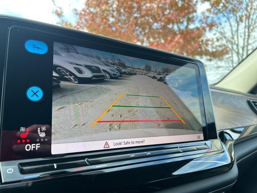 new 2026 Volkswagen Atlas car, priced at $42,682