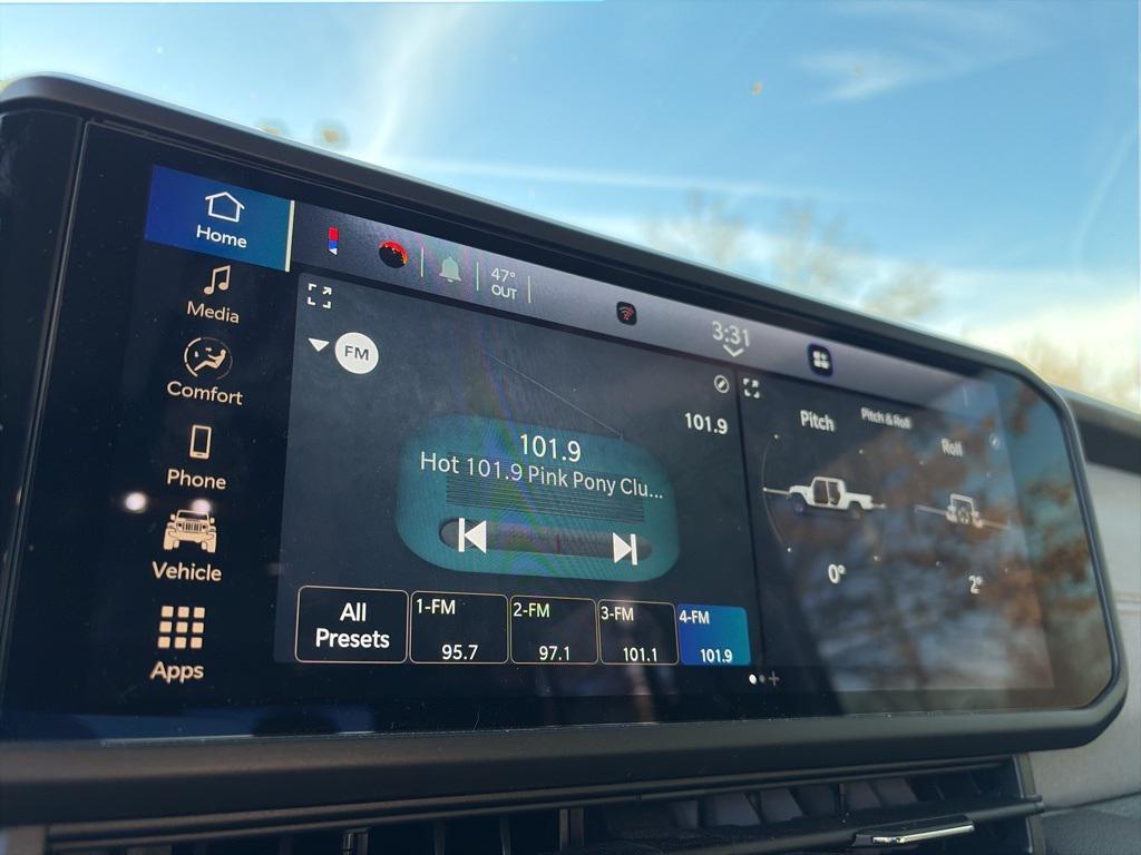 used 2024 Jeep Gladiator car, priced at $36,572