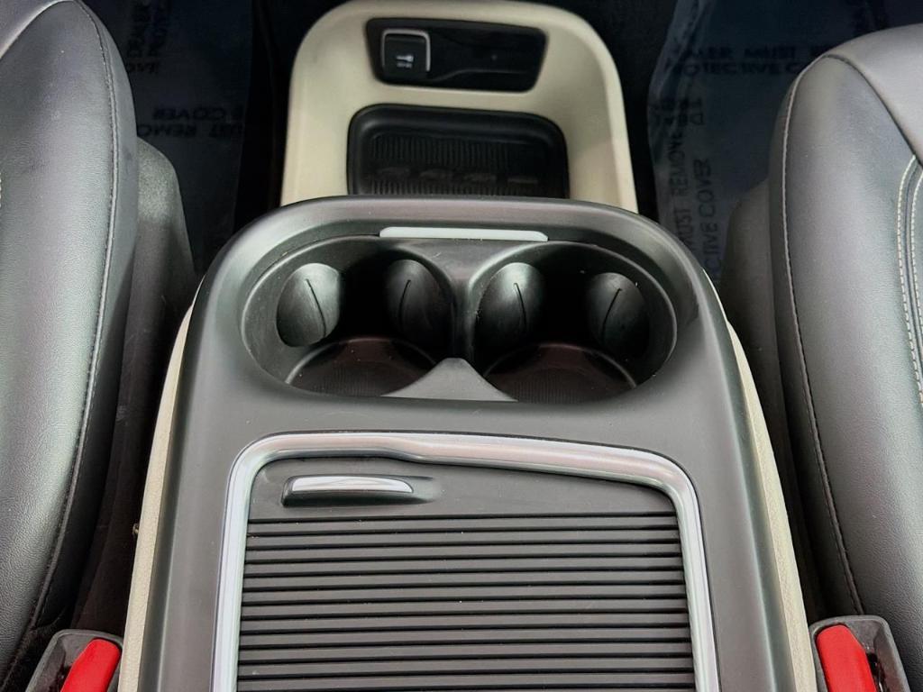 used 2024 Chrysler Pacifica Hybrid car, priced at $24,195