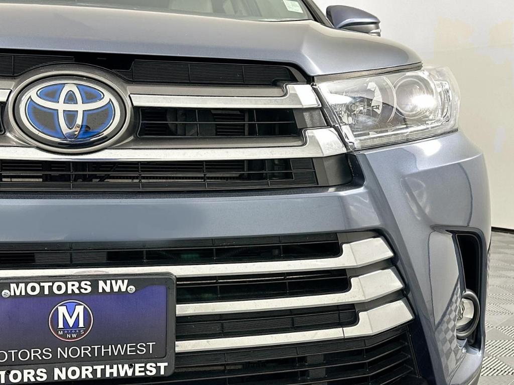 used 2019 Toyota Highlander Hybrid car, priced at $25,995
