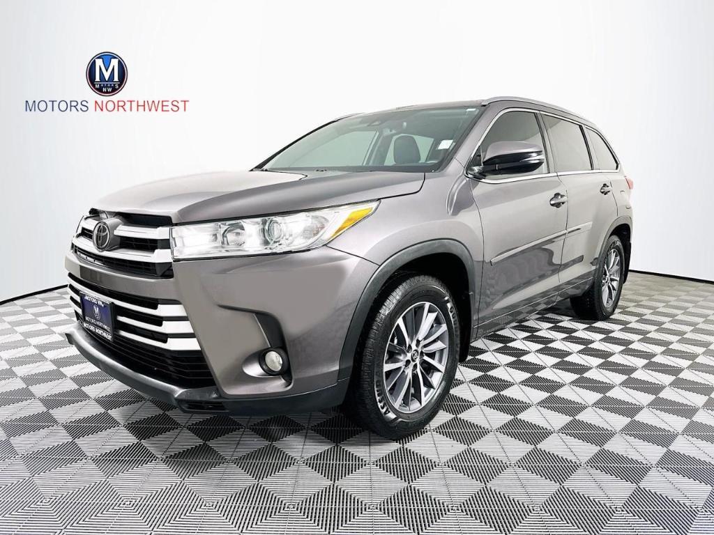 used 2018 Toyota Highlander car, priced at $28,995