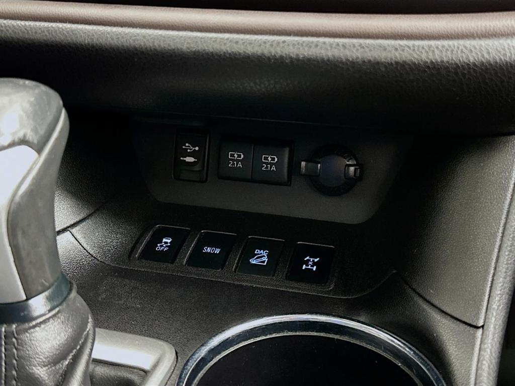 used 2018 Toyota Highlander car, priced at $28,995