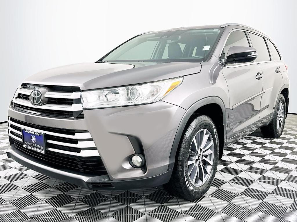 used 2018 Toyota Highlander car, priced at $28,995
