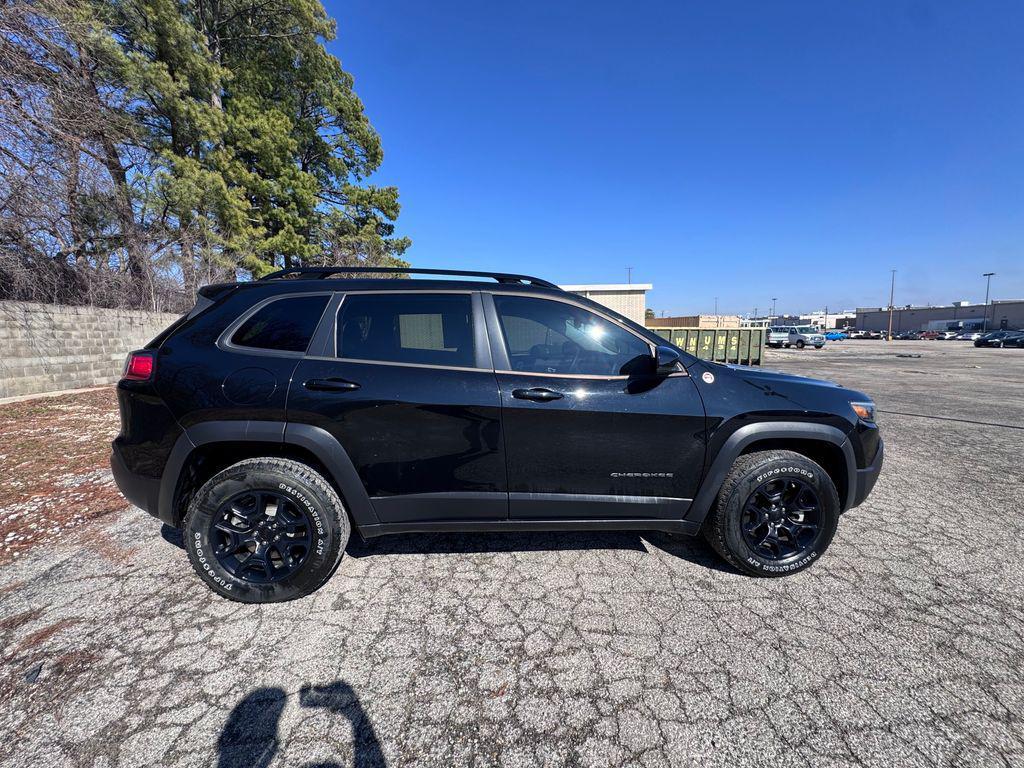 used 2022 Jeep Cherokee car, priced at $22,040