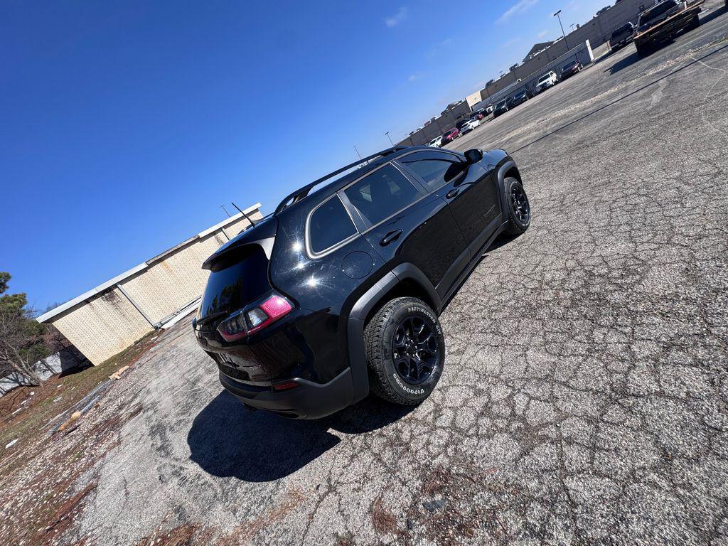 used 2022 Jeep Cherokee car, priced at $22,040