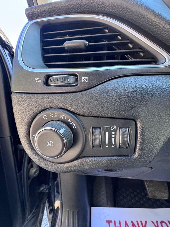 used 2022 Jeep Cherokee car, priced at $22,040