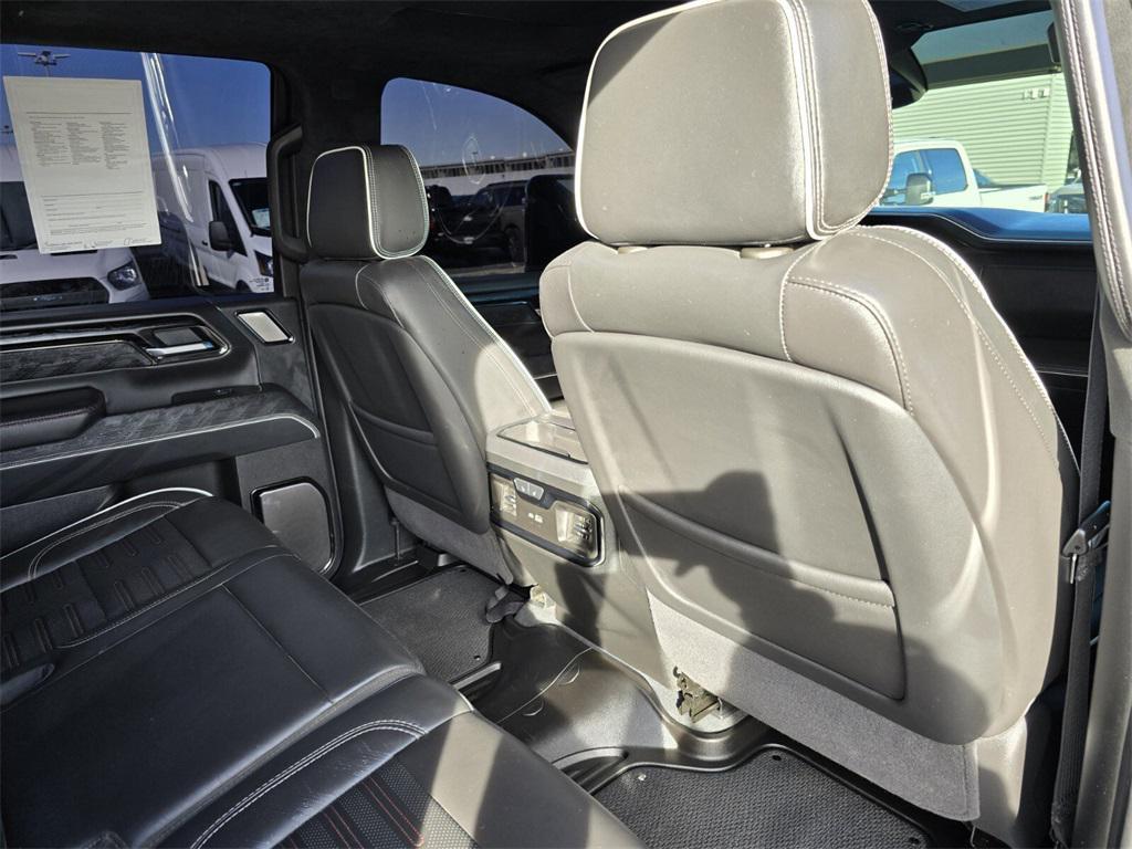 used 2025 GMC Sierra 2500 car, priced at $83,198
