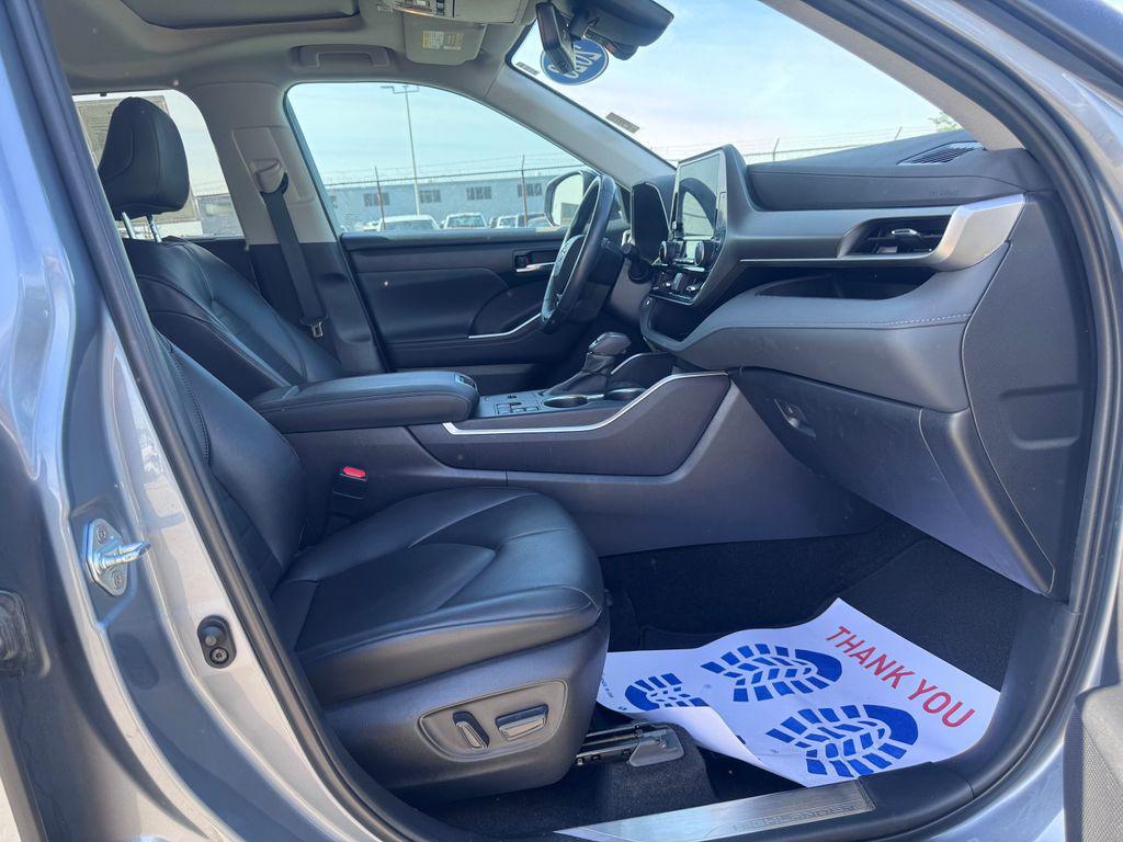 used 2023 Toyota Highlander car, priced at $36,550