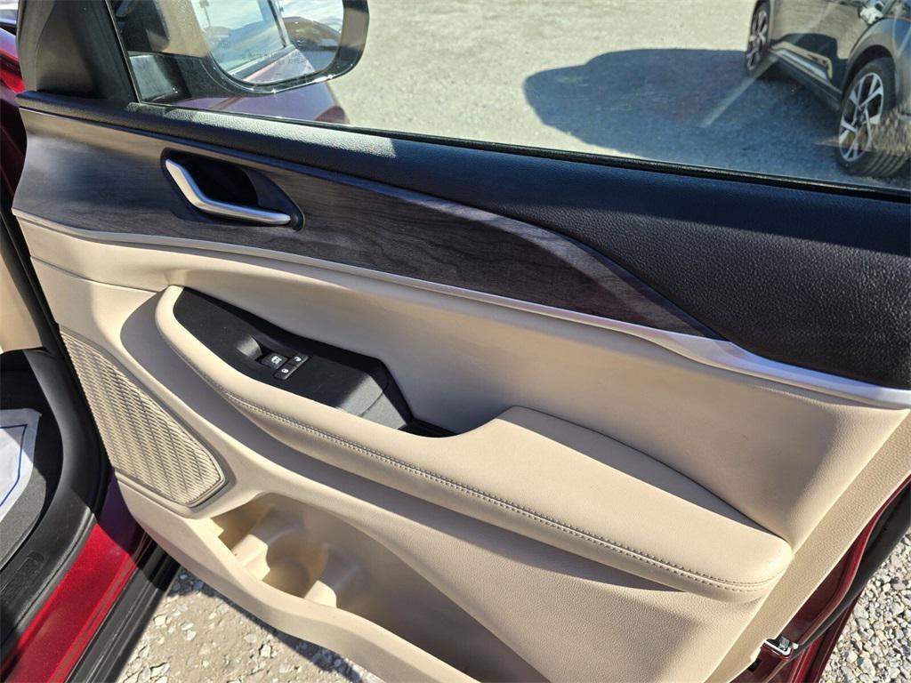 used 2023 Jeep Grand Cherokee car, priced at $28,911