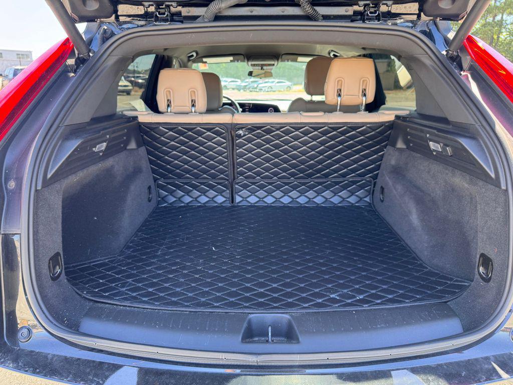 used 2024 Cadillac XT4 car, priced at $33,038