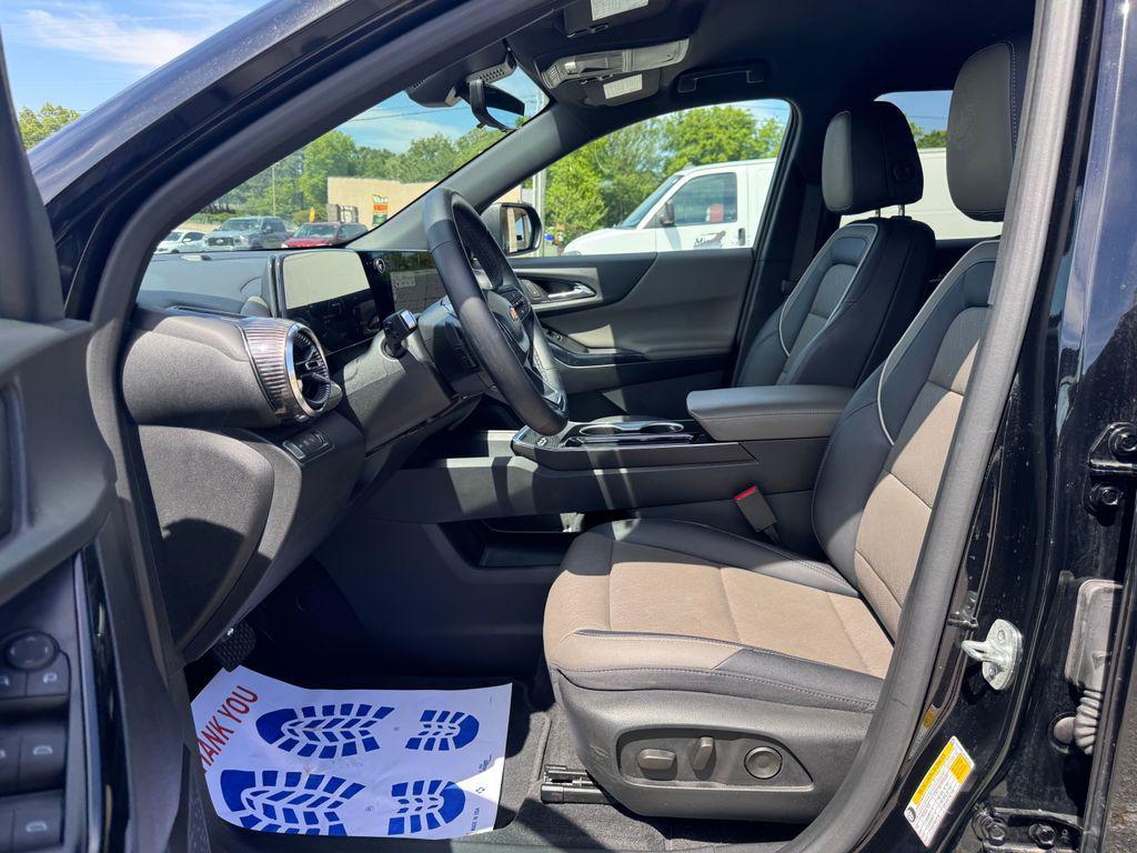 used 2025 Chevrolet Equinox car