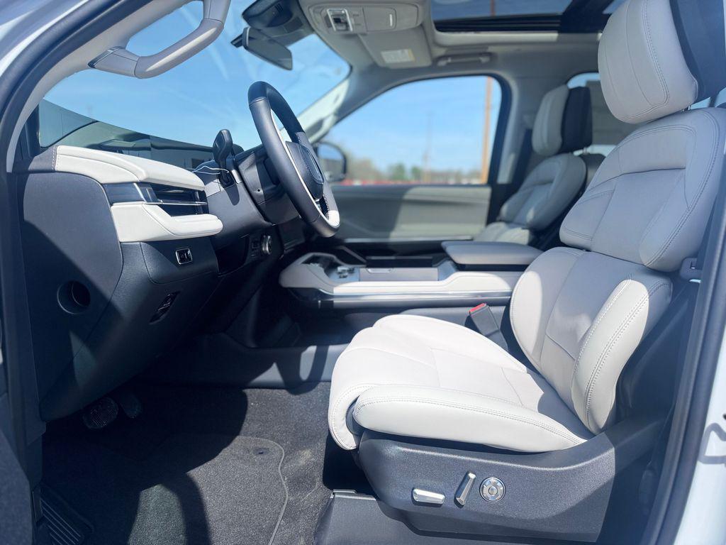 new 2026 Lincoln Navigator car