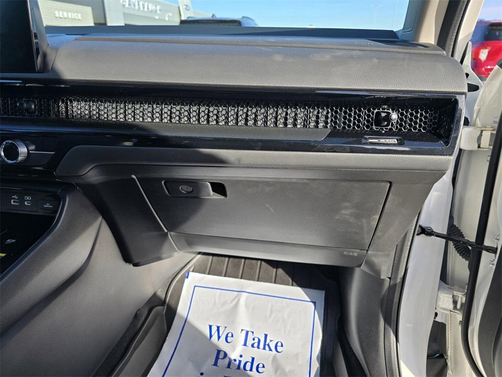 used 2025 Honda CR-V car, priced at $31,982