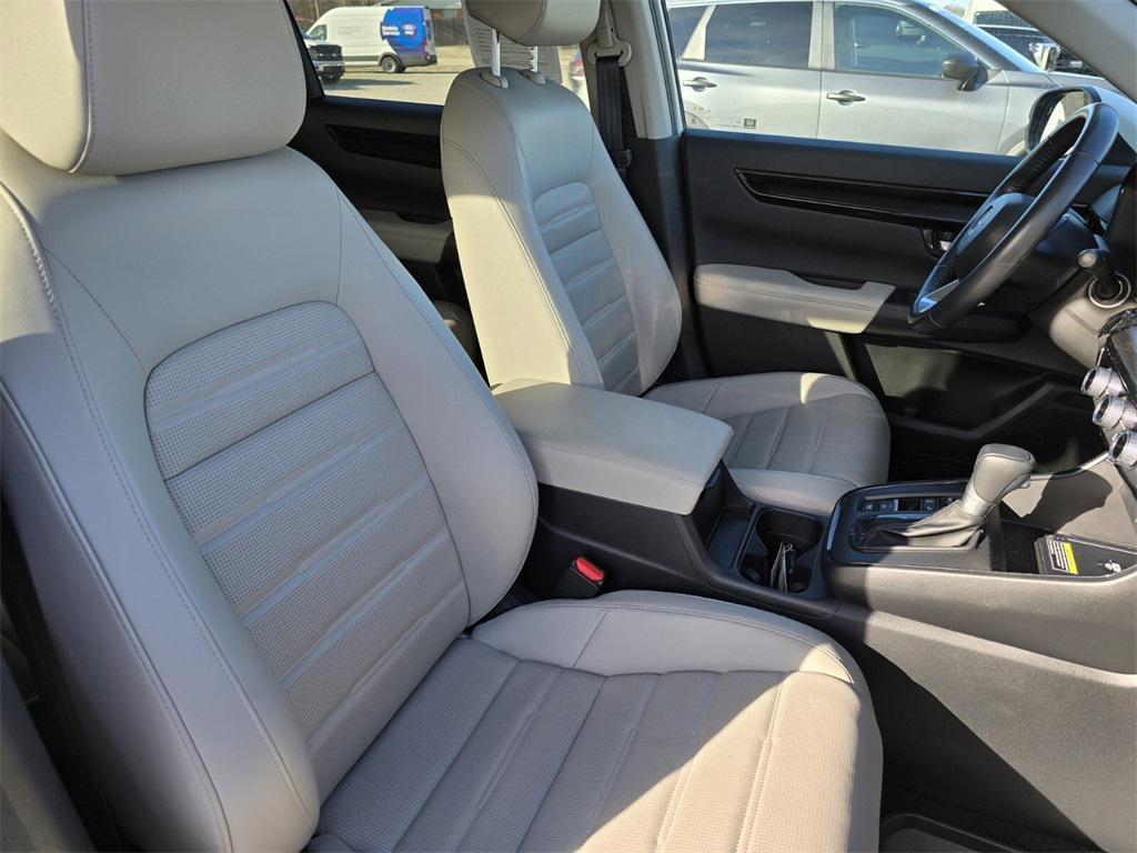 used 2025 Honda CR-V car, priced at $31,982