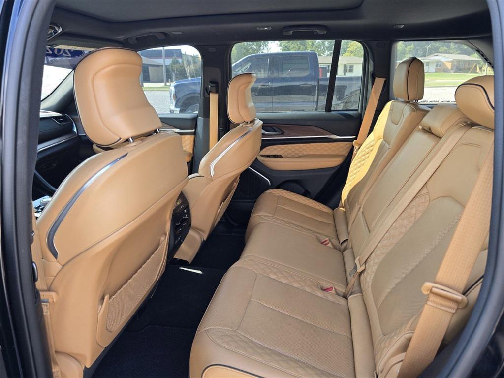 used 2023 Jeep Grand Cherokee car, priced at $37,900