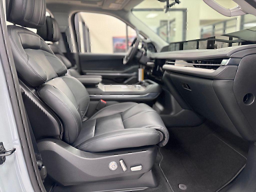 new 2026 Lincoln Navigator car