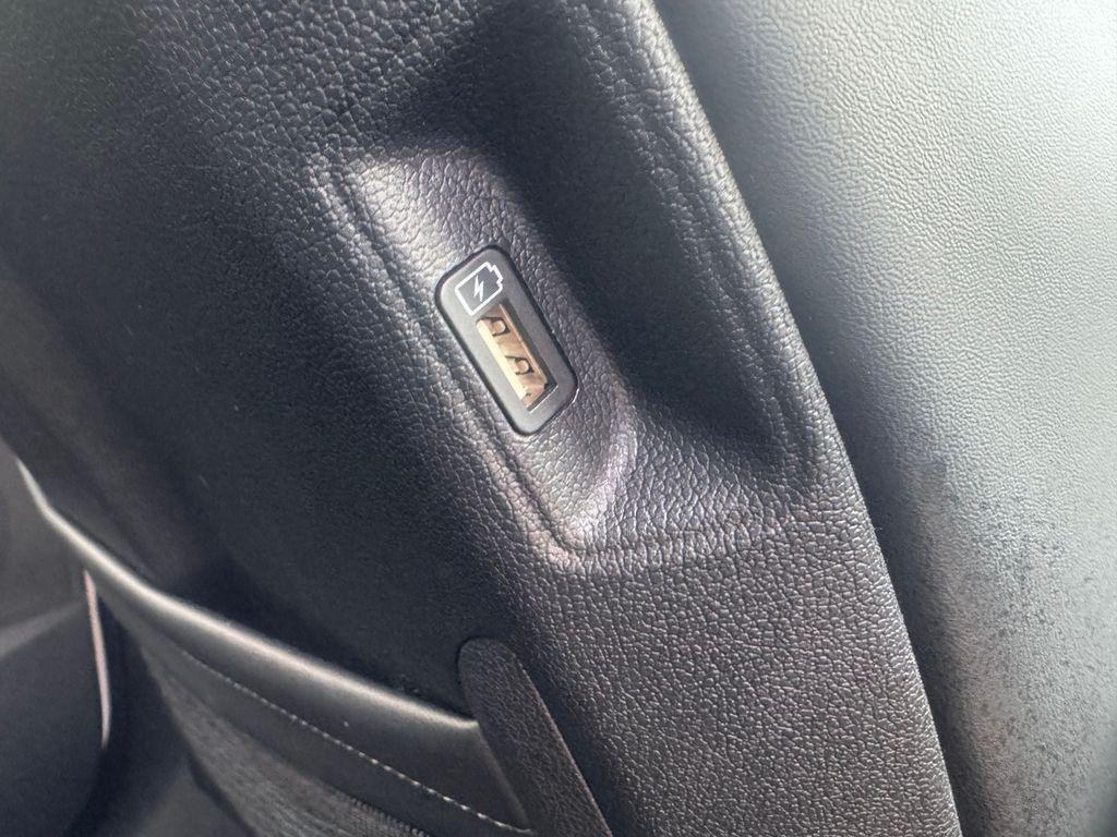 used 2023 Kia Sorento car, priced at $28,391
