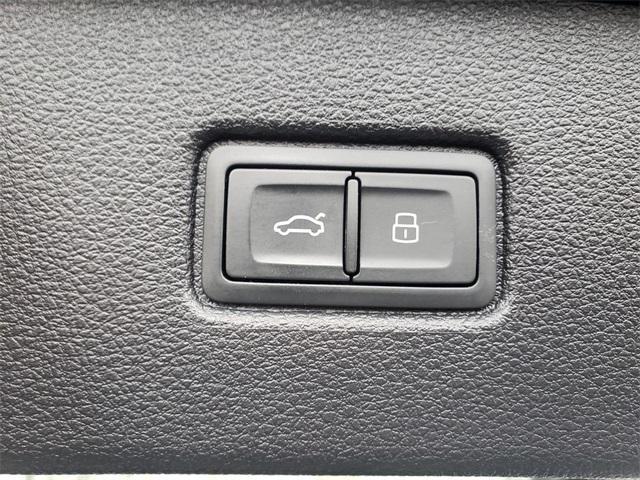 used 2021 Audi Q7 car, priced at $28,995