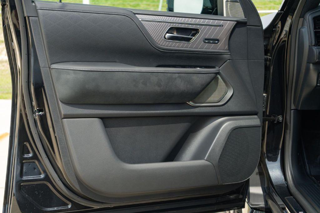 new 2026 INFINITI QX80 car, priced at $104,382