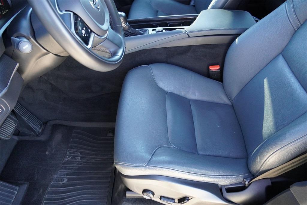 used 2020 Volvo XC90 car, priced at $18,150