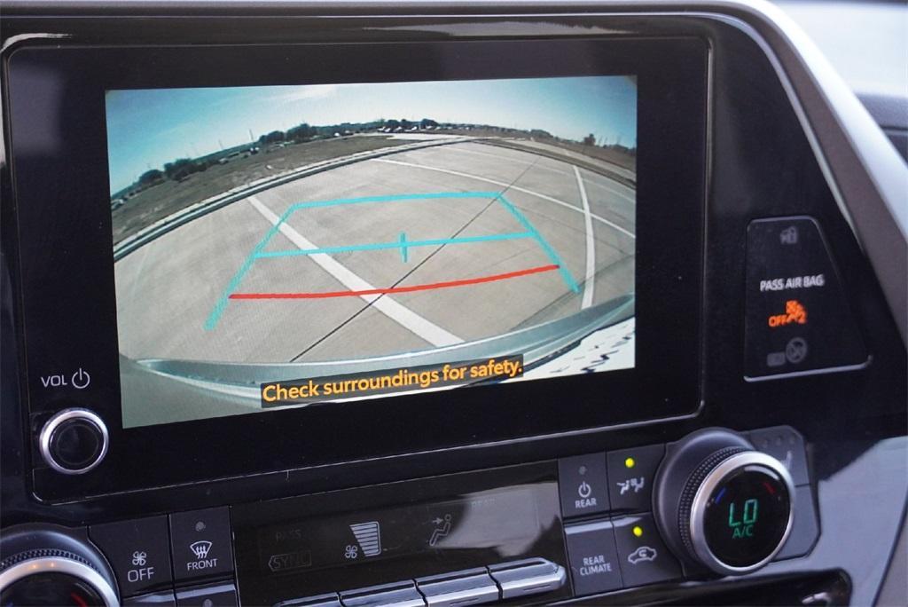 used 2023 Toyota Highlander Hybrid car, priced at $36,600